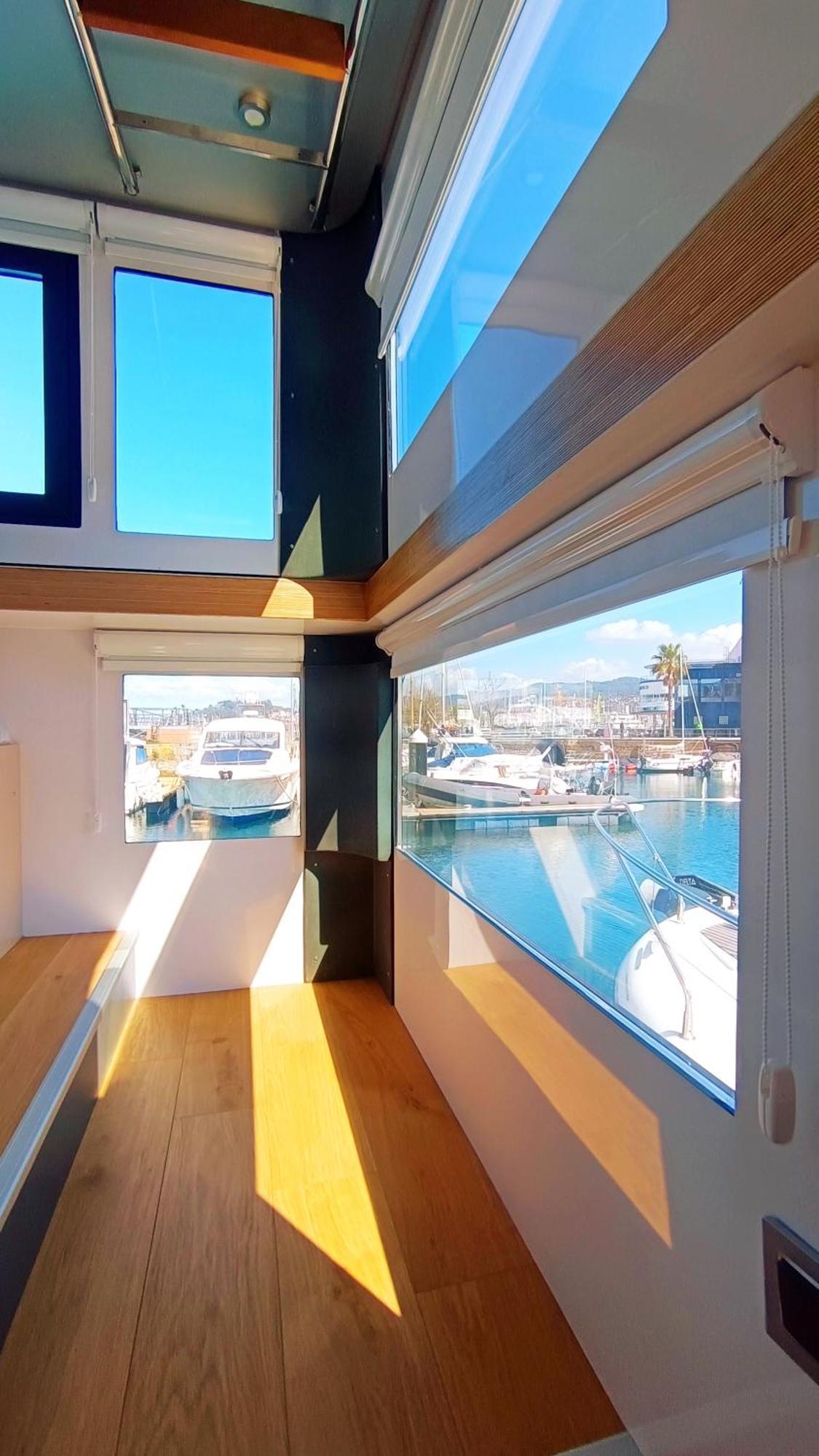 Casa Flotante En El Puerto De Vigo - Different Charter Hotel Ngoại thất bức ảnh