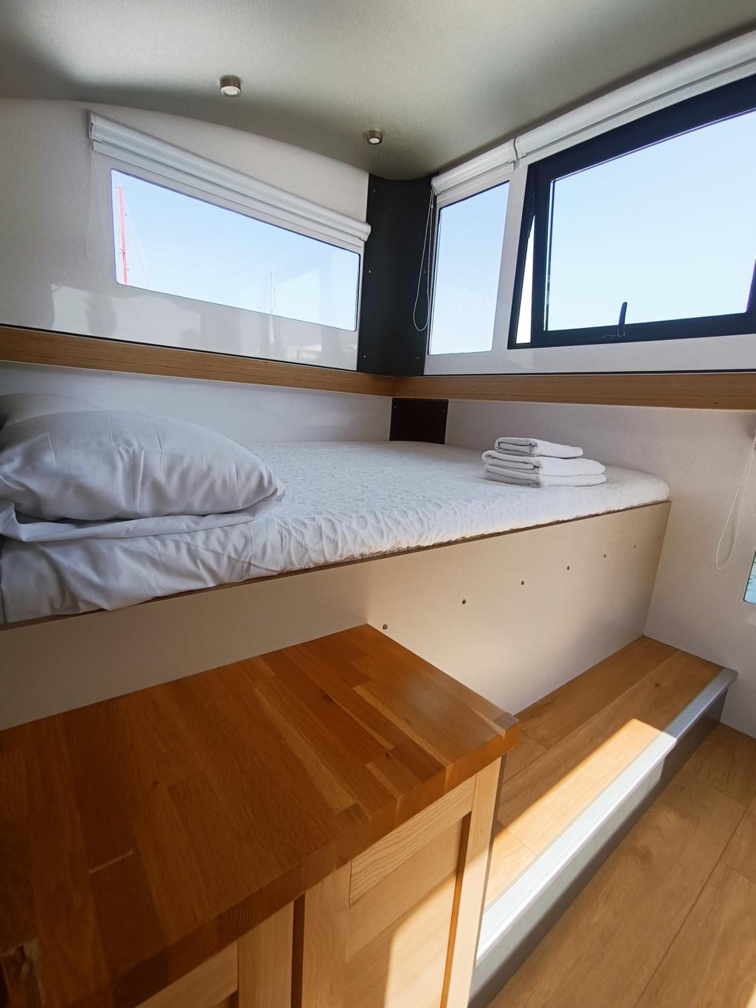 Casa Flotante En El Puerto De Vigo - Different Charter Hotel Ngoại thất bức ảnh